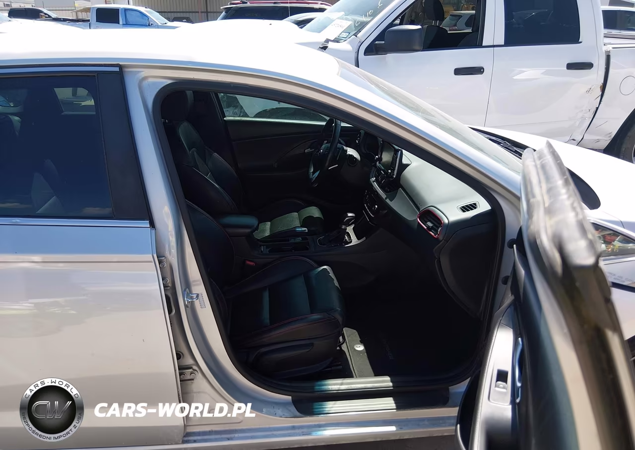 2018 Hyundai Elantra Gt Sport VIN:KMHH55LC7JU073444 - 5
