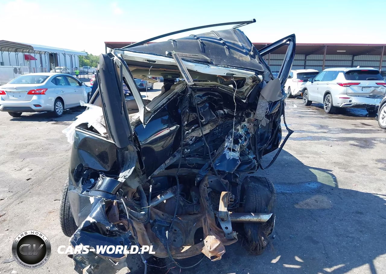 1999 Chevrolet Tahoe Limited VIN:1GNEC13R2XJ402630 - 16