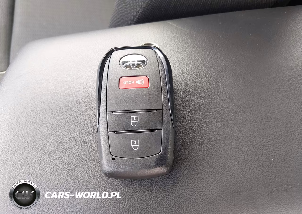 2025 Toyota Prius Le VIN:JTDACAAU5S3057430 - 11