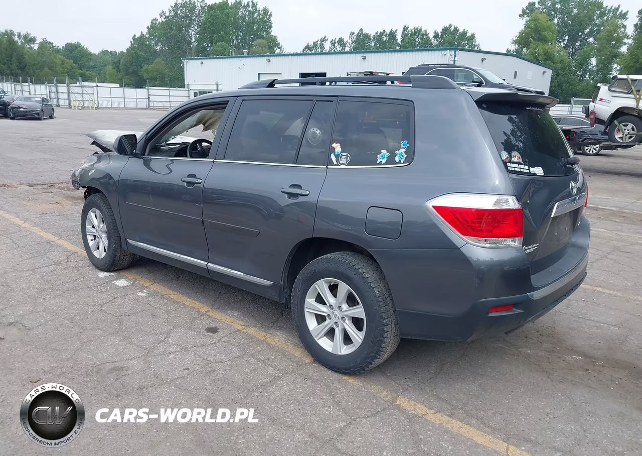 2012 Toyota Highlander Base V6 VIN:5TDBK3EH4CS135230 - 3
