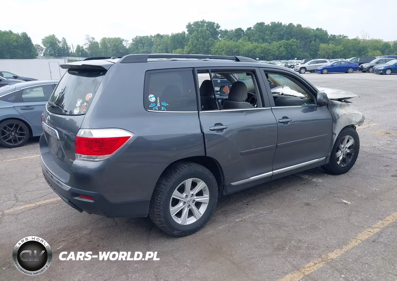2012 Toyota Highlander Base V6 VIN:5TDBK3EH4CS135230 - 4