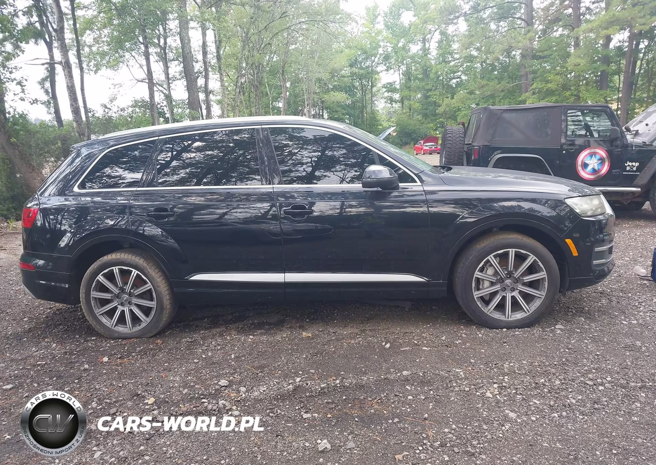 2017 Audi Q7 3.0T Premium VIN:WA1LAAF70HD057334 - 12
