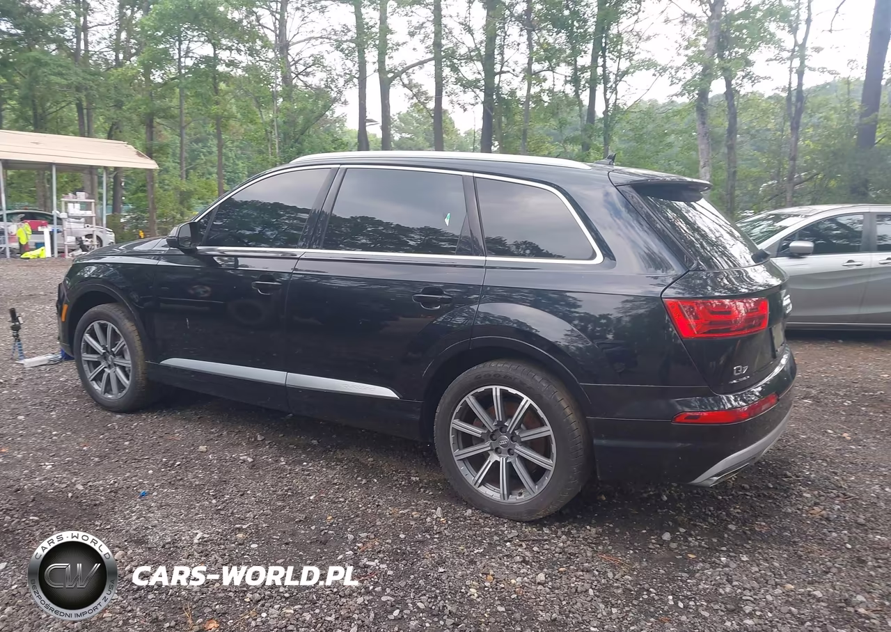2017 Audi Q7 3.0T Premium VIN:WA1LAAF70HD057334 - 3