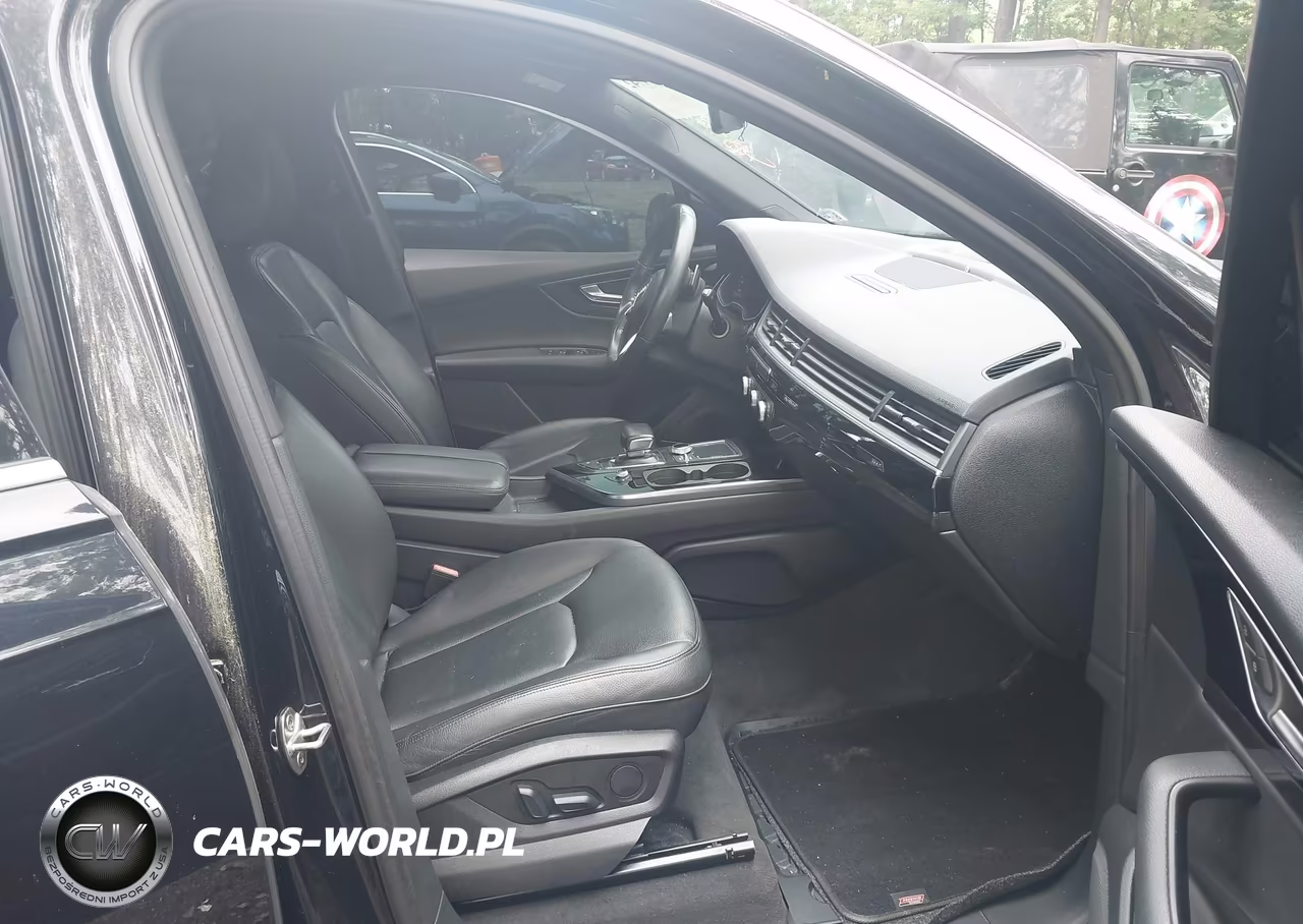 2017 Audi Q7 3.0T Premium VIN:WA1LAAF70HD057334 - 5