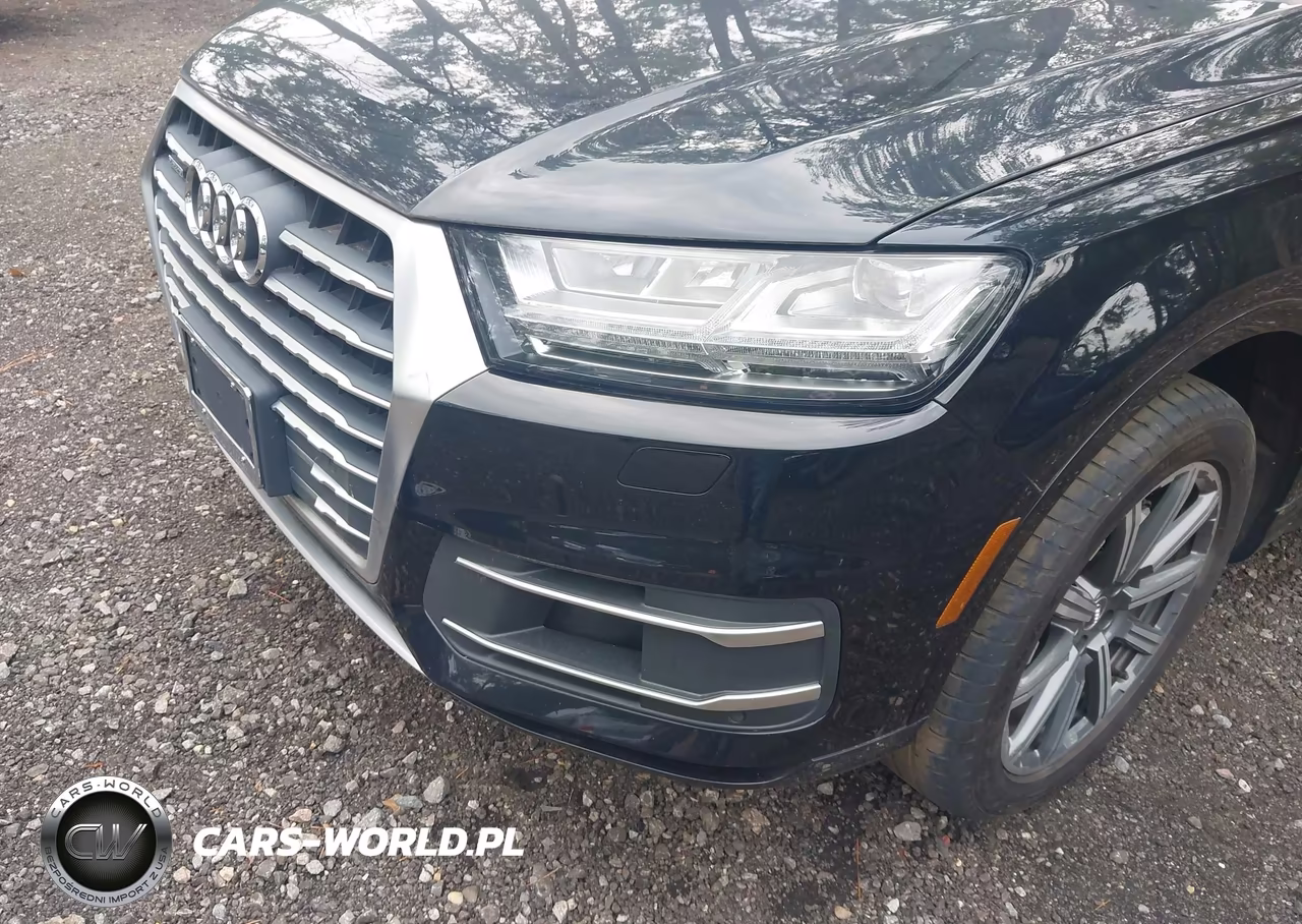2017 Audi Q7 3.0T Premium VIN:WA1LAAF70HD057334 - 6