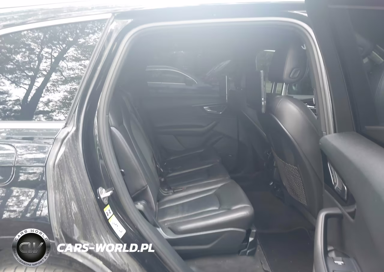 2017 Audi Q7 3.0T Premium VIN:WA1LAAF70HD057334 - 8