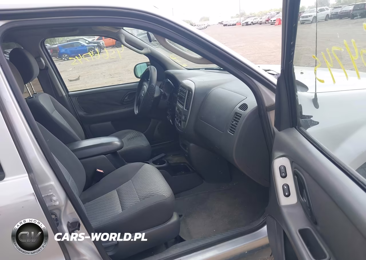 2004 Ford Escape Xlt VIN:1FMYU03164DA19447 - 5