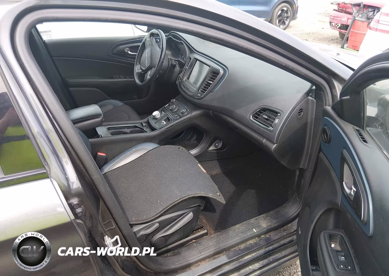 2015 Chrysler 200 S VIN:1C3CCCDG7FN601614 - 5