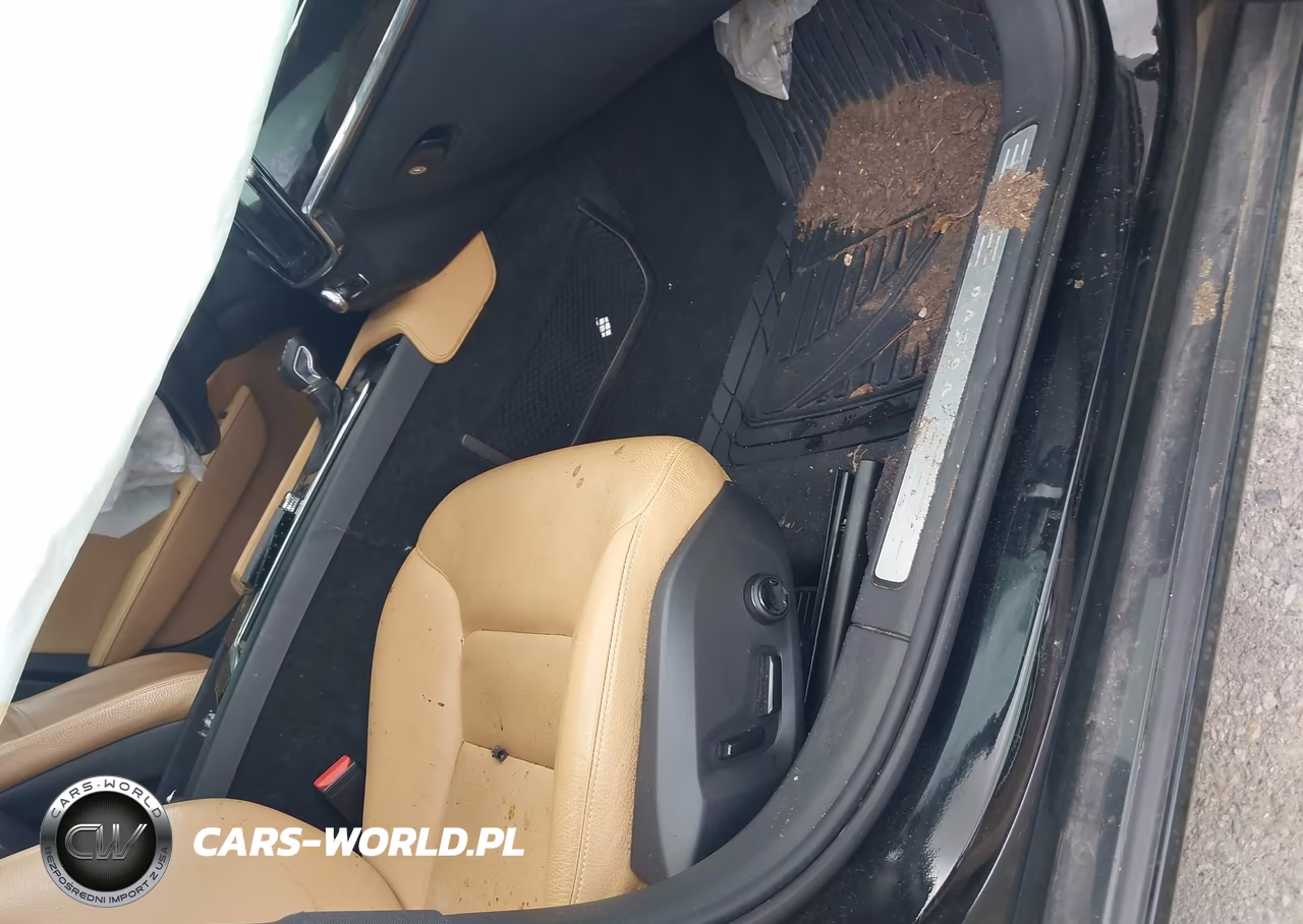 2018 Volvo S90 T5 Momentum VIN:LVY982AK8JP029226 - 5
