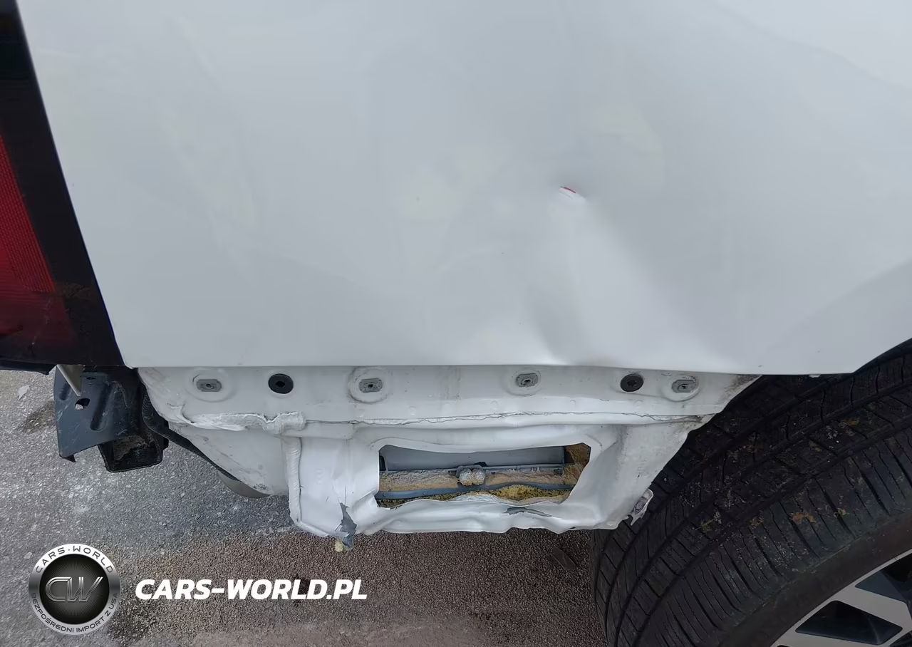 2018 Chevrolet Tahoe Lt VIN:1GNSKBKC3JR212384 - 18