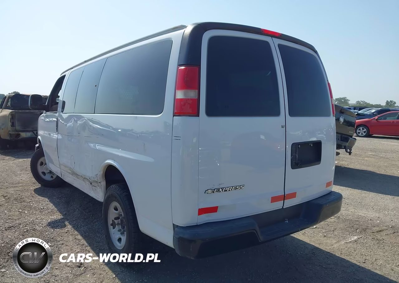2017 Chevrolet Express 2500 Work Van VIN:1GCWGAFF6H1184969 - 3