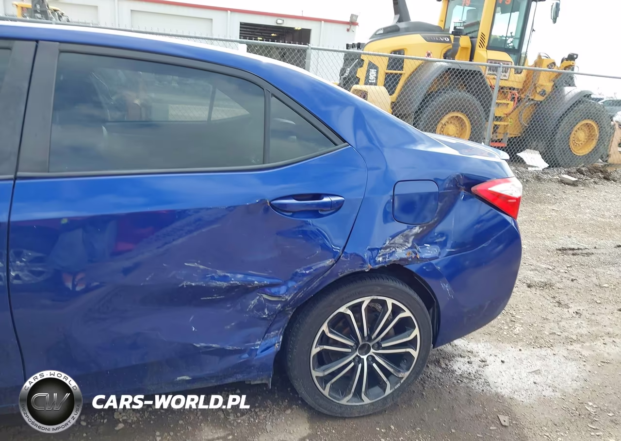 2015 Toyota Corolla S Plus VIN:5YFBURHE0FP240097 - 19