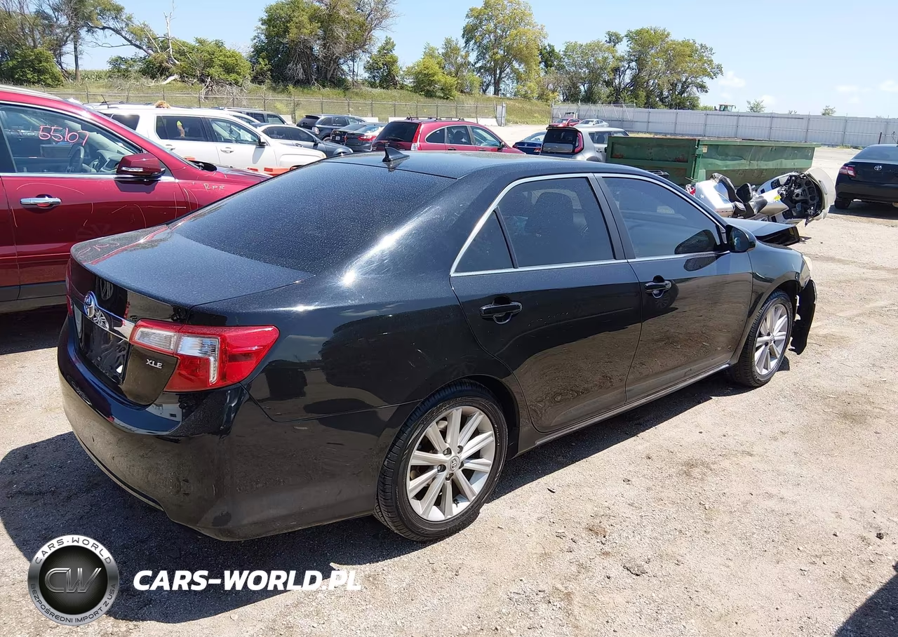 2013 Toyota Camry Xle V6 VIN:4T1BK1FK8DU526257 - 4