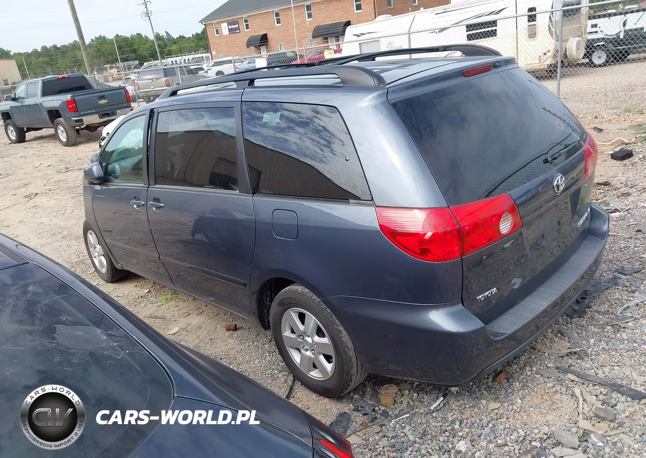2010 Toyota Sienna Xle VIN:5TDYK4CC8AS306940 - 3