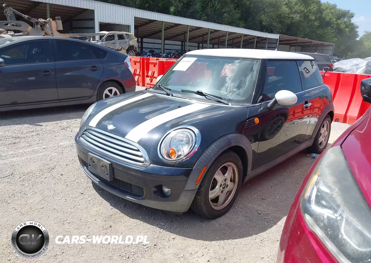 2007 Mini Cooper VIN:WMWMF33567TT53194 - 2