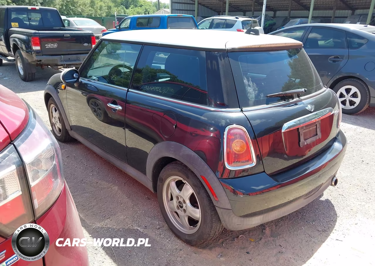 2007 Mini Cooper VIN:WMWMF33567TT53194 - 3