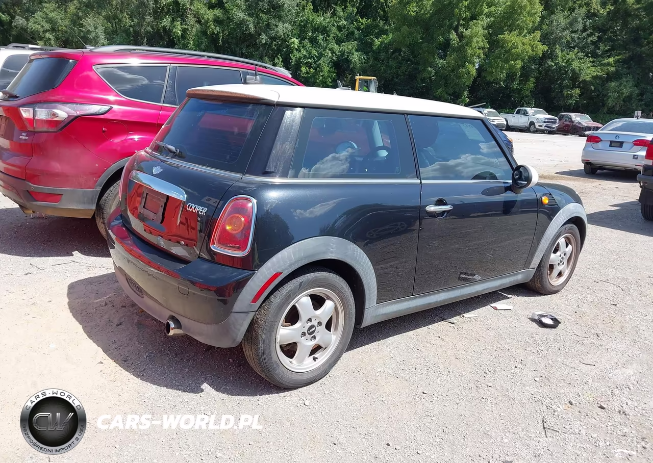 2007 Mini Cooper VIN:WMWMF33567TT53194 - 4