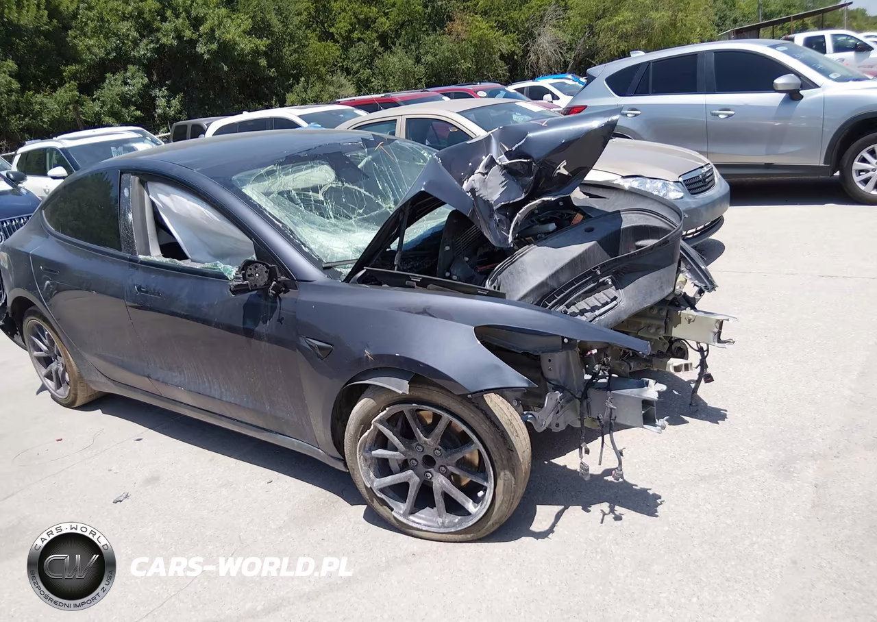2021 Tesla Model 3 Standard Range Plus Rear-Wheel Drive – zdjęcie 1 z 15