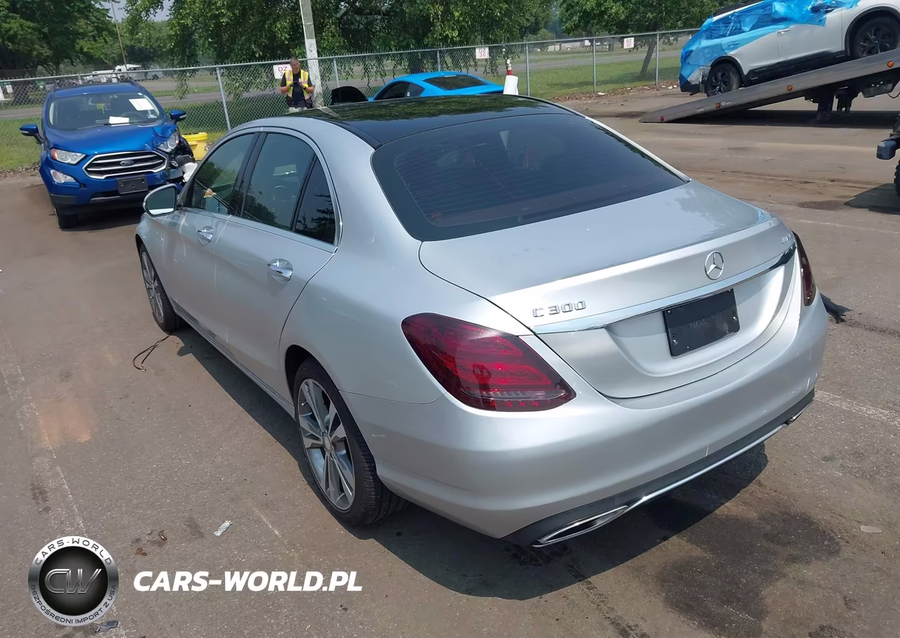 2015 Mercedes-Benz C 300 Luxury 4Matic VIN:55SWF4KB2FU029474 - 3