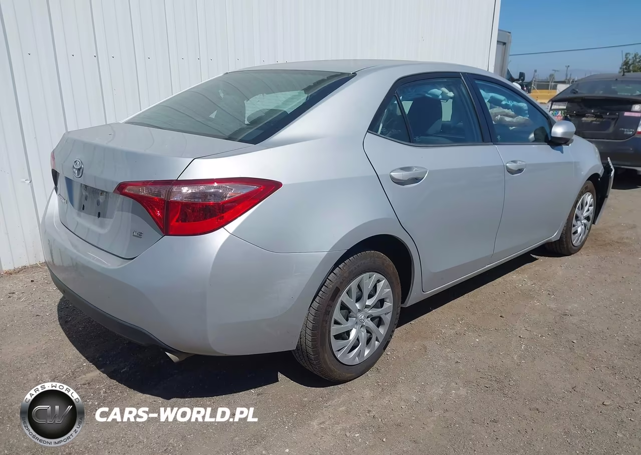 2017 Toyota Corolla Le VIN:2T1BURHE5HC866537 - 4