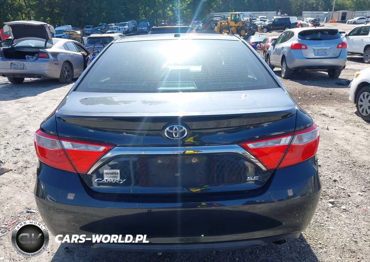 2015 Toyota Camry Se VIN:4T1BF1FK9FU024705 - 17