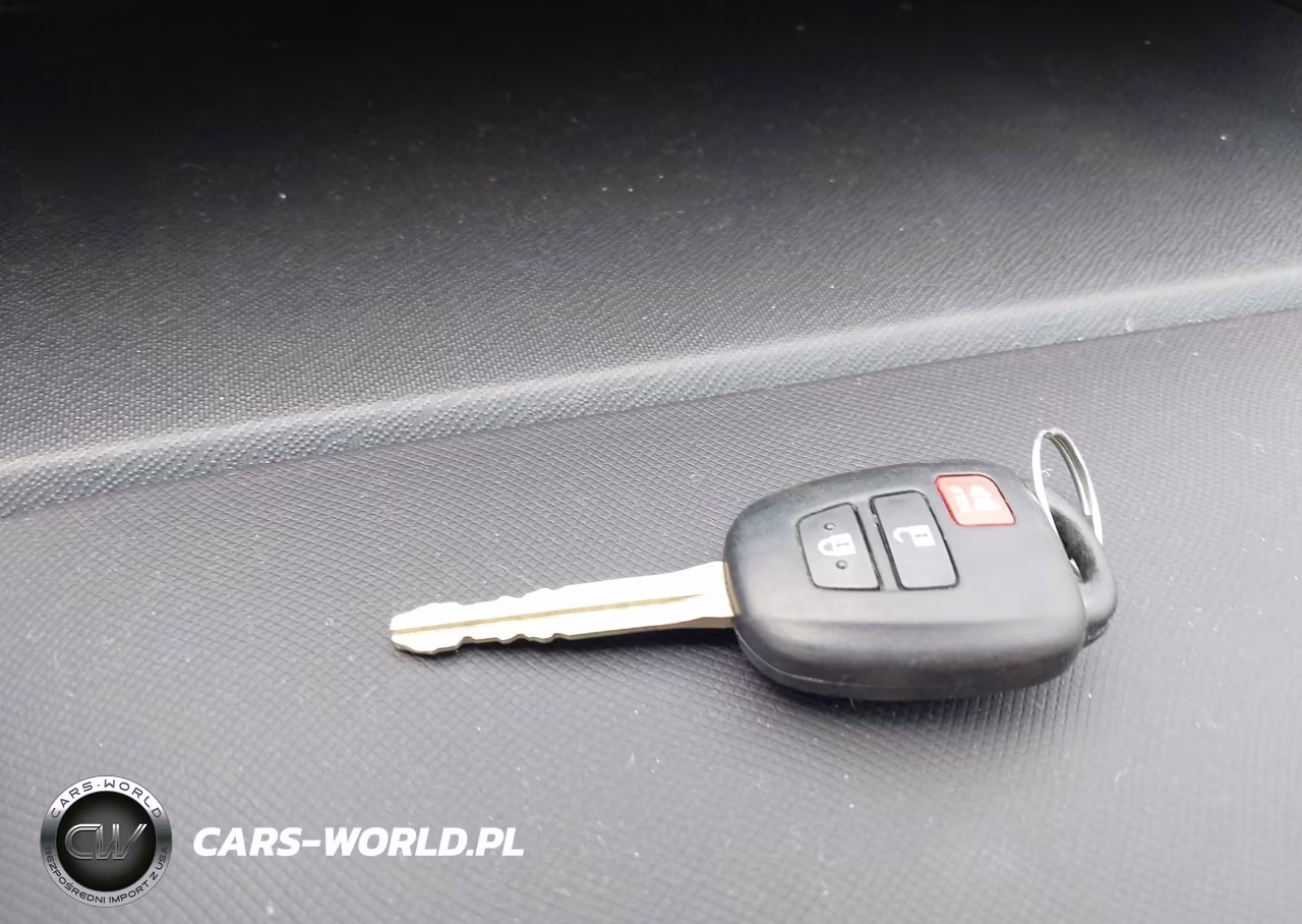 2016 Toyota Prius C Two VIN:JTDKDTB39G1128019 - 11