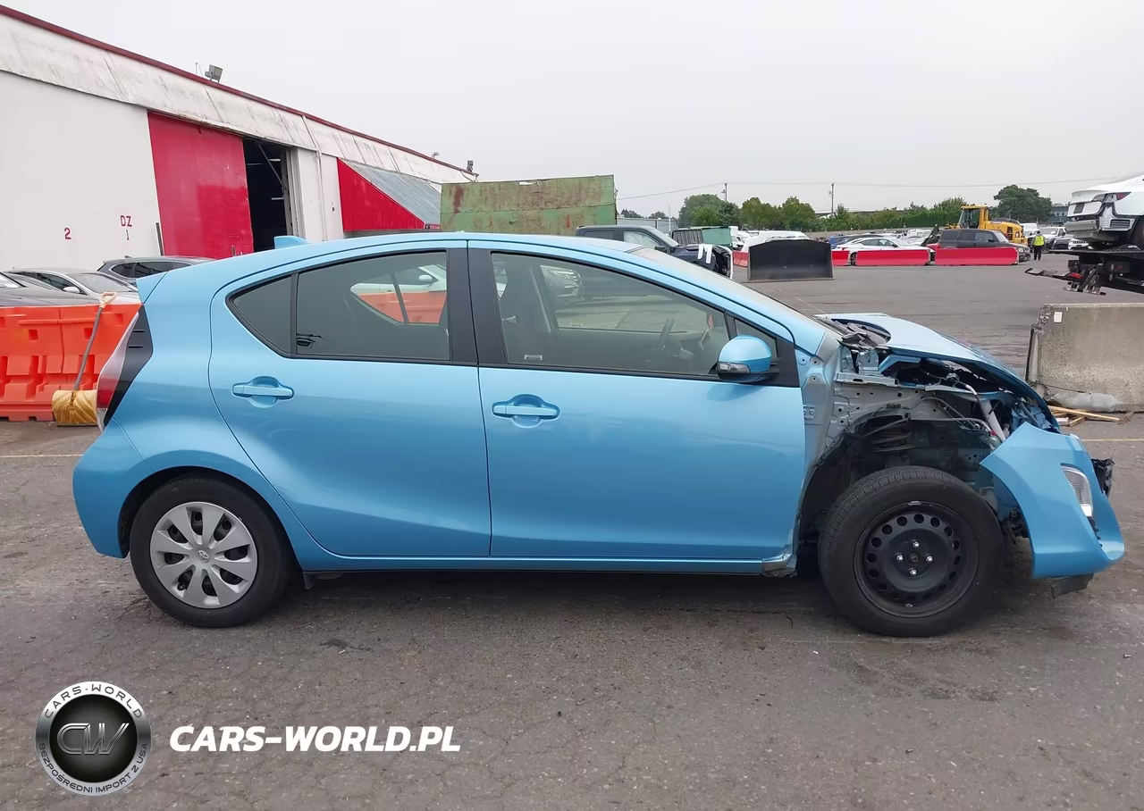 2016 Toyota Prius C Two VIN:JTDKDTB39G1128019 - 14