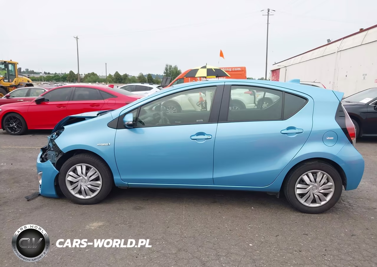 2016 Toyota Prius C Two VIN:JTDKDTB39G1128019 - 15