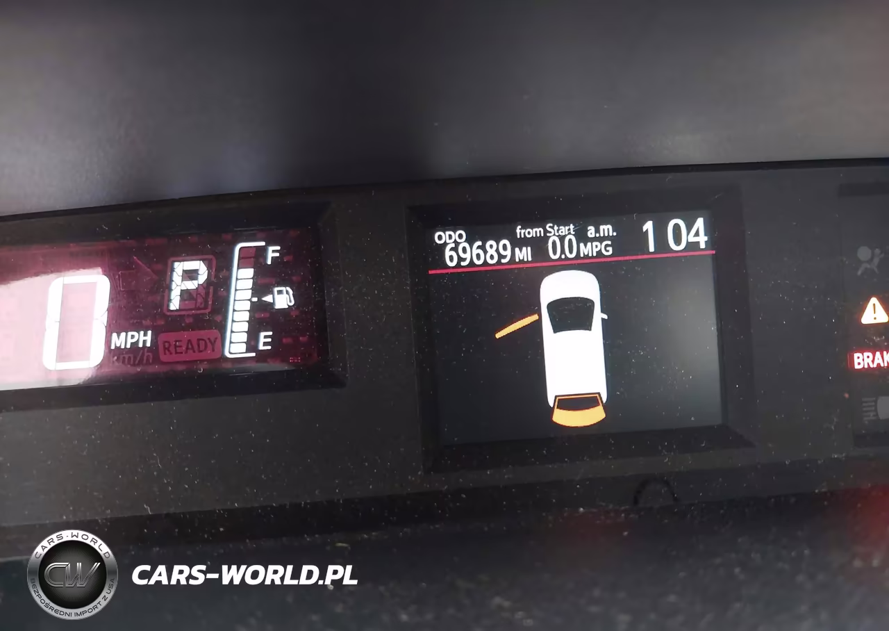 2016 Toyota Prius C Two VIN:JTDKDTB39G1128019 - 16