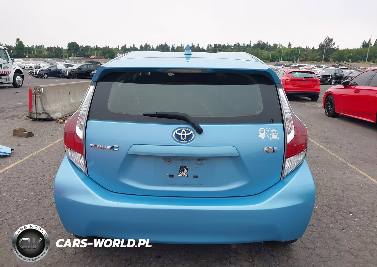 2016 Toyota Prius C Two VIN:JTDKDTB39G1128019 - 17