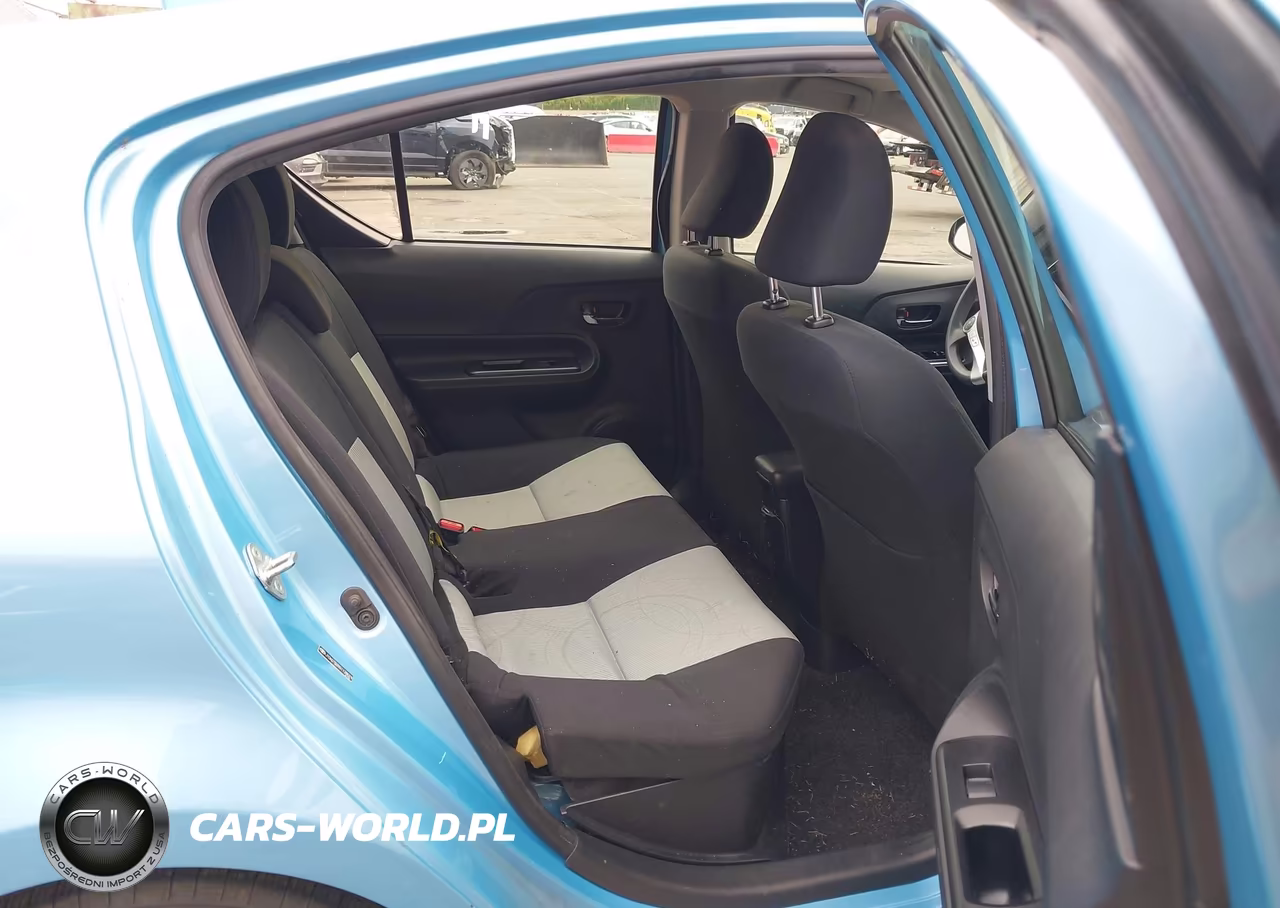2016 Toyota Prius C Two VIN:JTDKDTB39G1128019 - 8