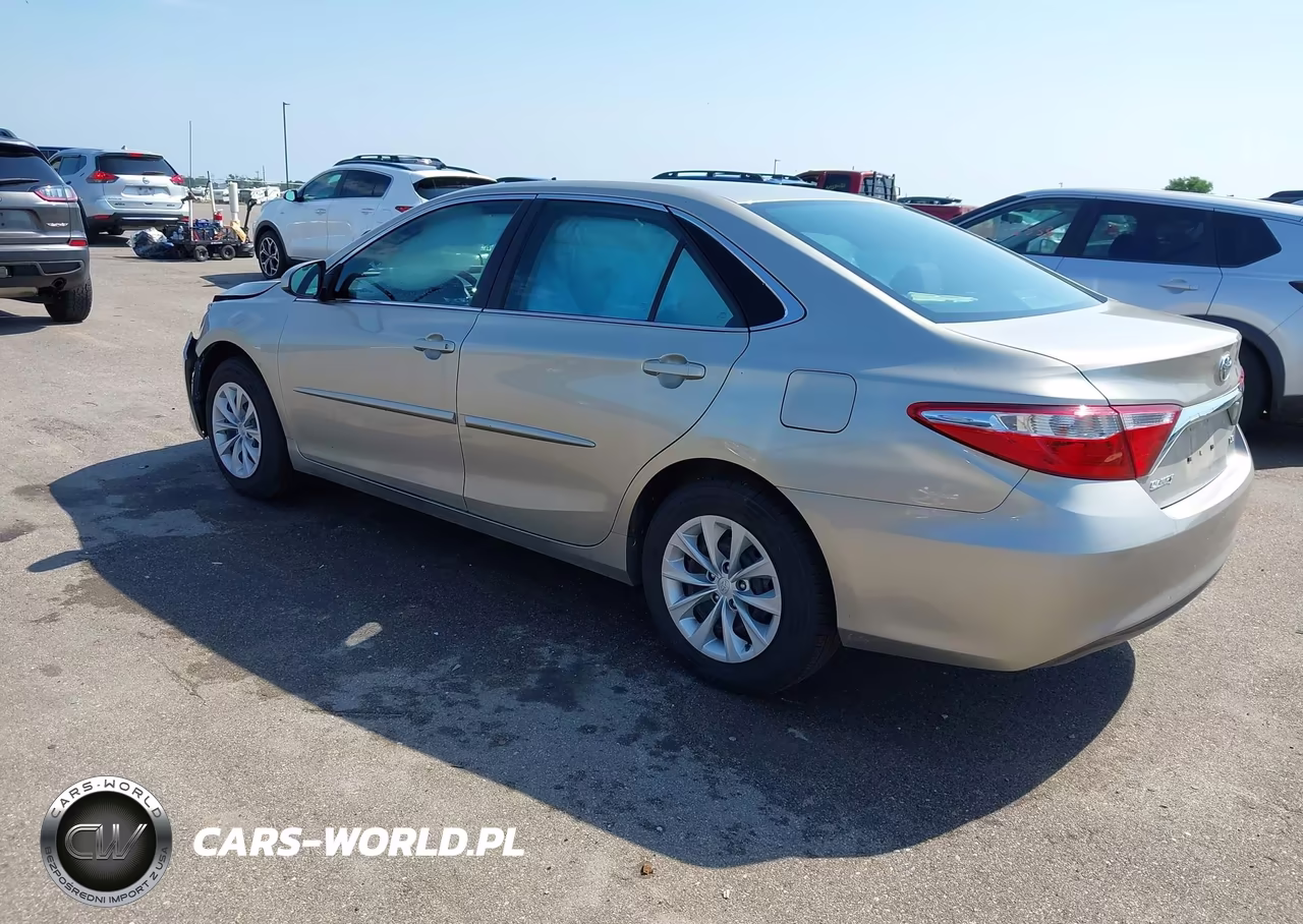 2015 Toyota Camry Le VIN:4T4BF1FK2FR508561 - 3