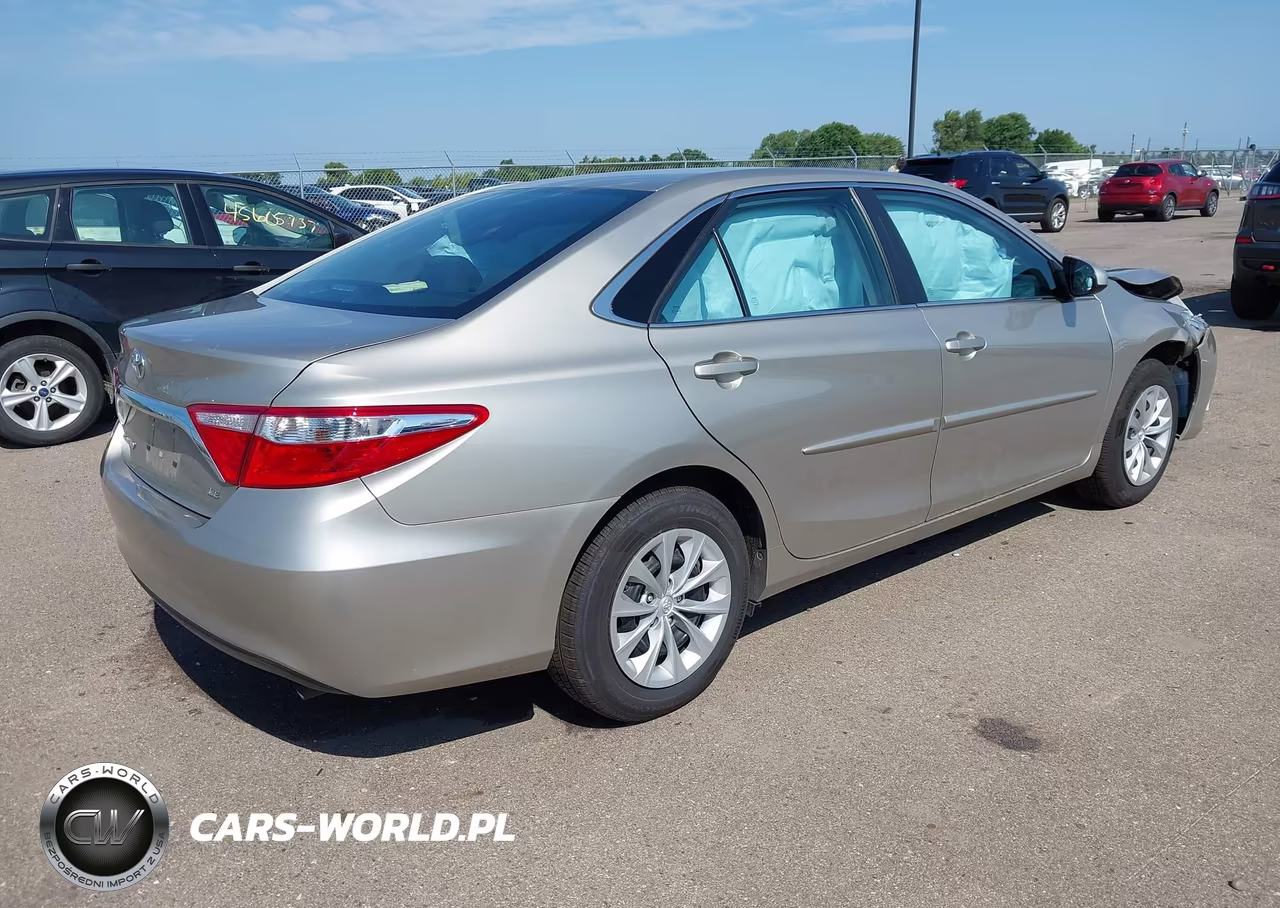 2015 Toyota Camry Le VIN:4T4BF1FK2FR508561 - 4