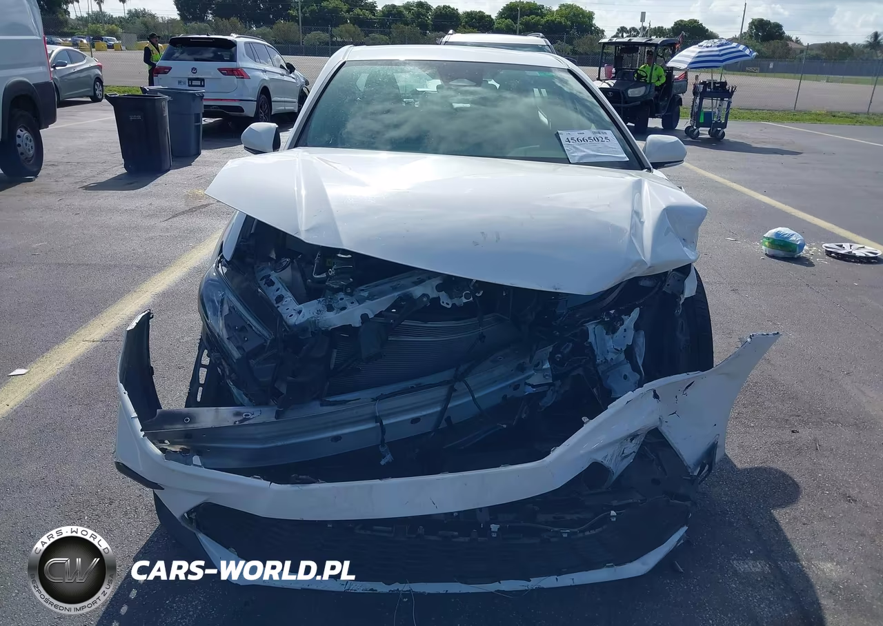 2025 Toyota Camry Se VIN:4T1DAACK1SU505912 - 13