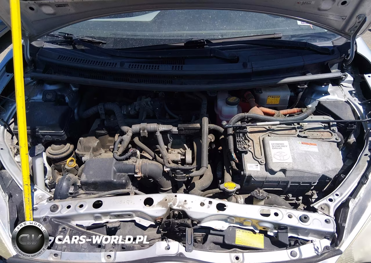2012 Toyota Prius C Three VIN:JTDKDTB33C1512324 - 10