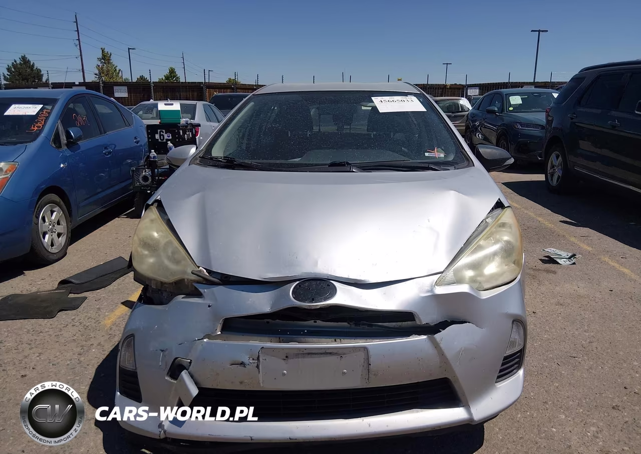 2012 Toyota Prius C Three VIN:JTDKDTB33C1512324 - 12