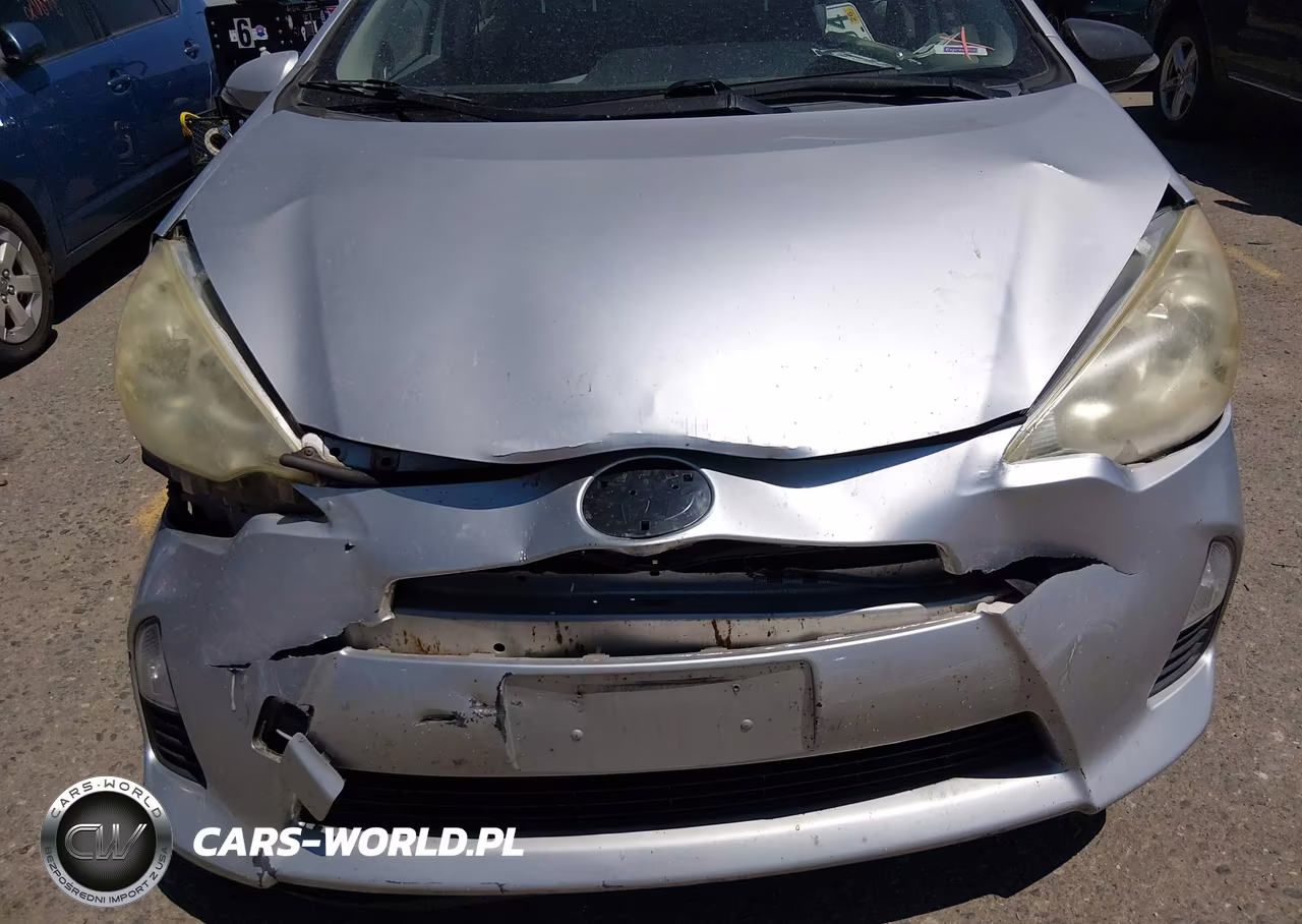 2012 Toyota Prius C Three VIN:JTDKDTB33C1512324 - 6