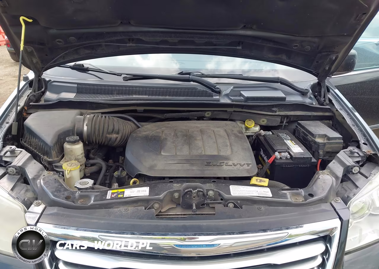 2013 Chrysler Town & Country Touring VIN:2C4RC1BG2DR598036 - 10