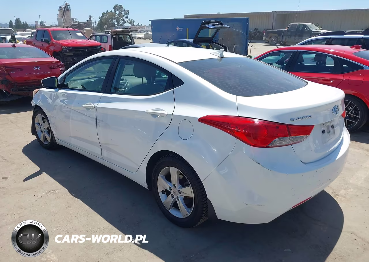 2013 Hyundai Elantra Gls VIN:5NPDH4AE3DH179560 - 3
