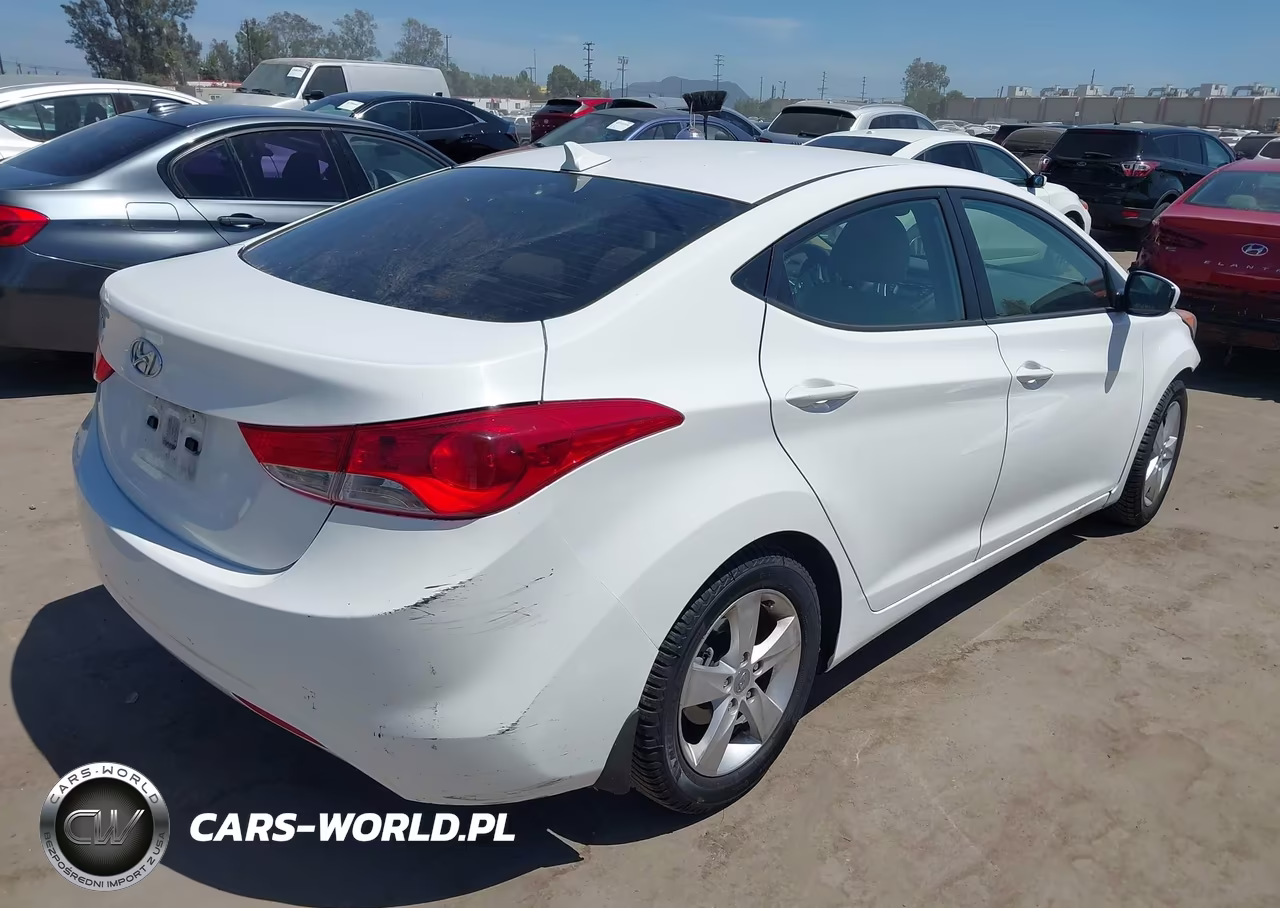2013 Hyundai Elantra Gls VIN:5NPDH4AE3DH179560 - 4