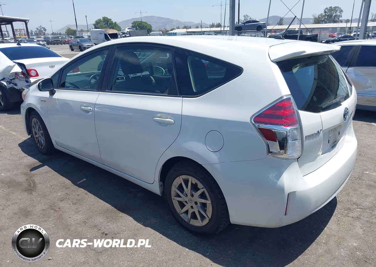 2016 Toyota Prius V Two VIN:JTDZN3EU0GJ045031 - 3