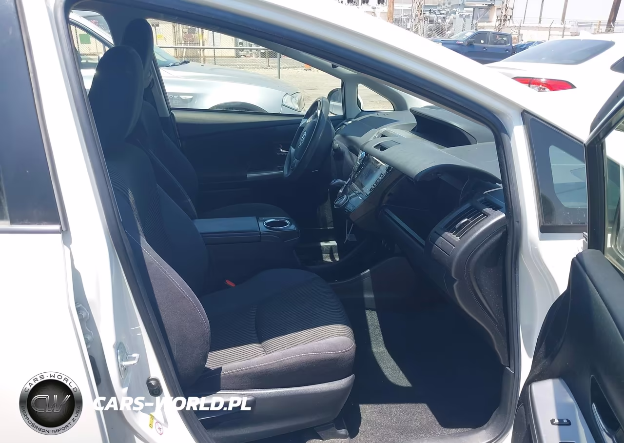 2016 Toyota Prius V Two VIN:JTDZN3EU0GJ045031 - 5