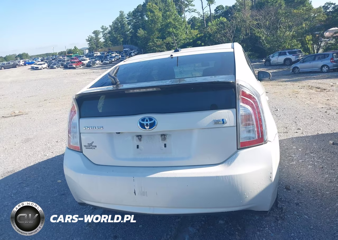 2014 Toyota Prius Three VIN:JTDKN3DU1E0359695 - 16