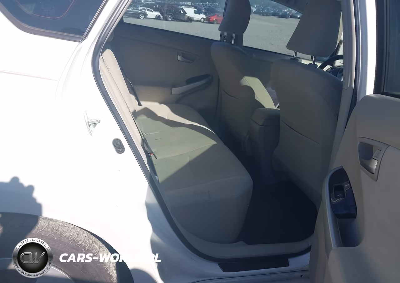 2014 Toyota Prius Three VIN:JTDKN3DU1E0359695 - 8
