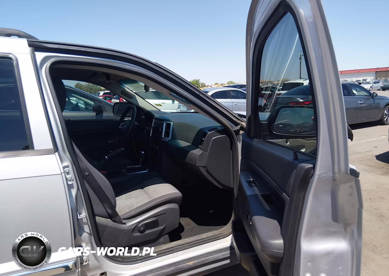 2010 Jeep Grand Cherokee Laredo VIN:1J4PR4GK3AC147801 - 5