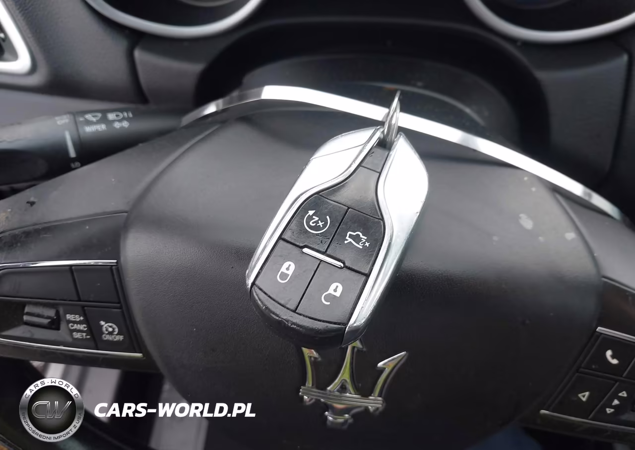 2018 Maserati Ghibli VIN:ZAM57XSA6J1300374 - 11