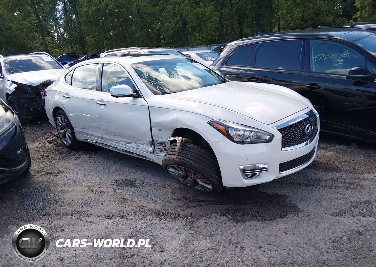 INFINITI Q70L