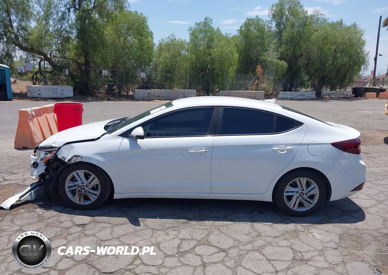 2020 Hyundai Elantra Sel VIN:5NPD84LF5LH600005 - 13