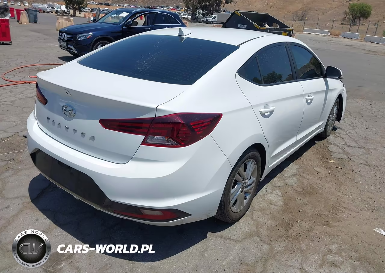 2020 Hyundai Elantra Sel VIN:5NPD84LF5LH600005 - 4