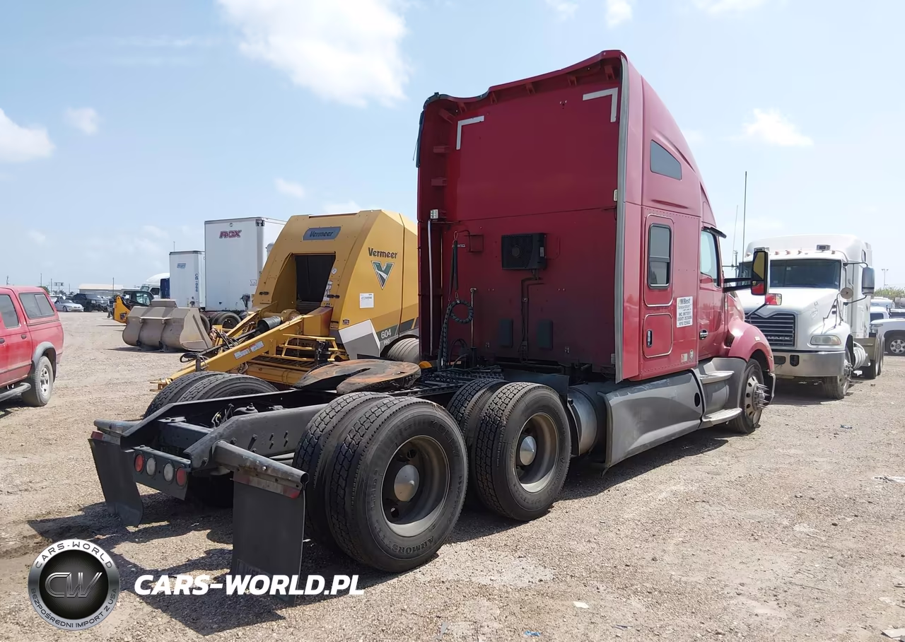 2018 Kenworth T680 VIN:1XKYDP9X5JJ169317 - 4